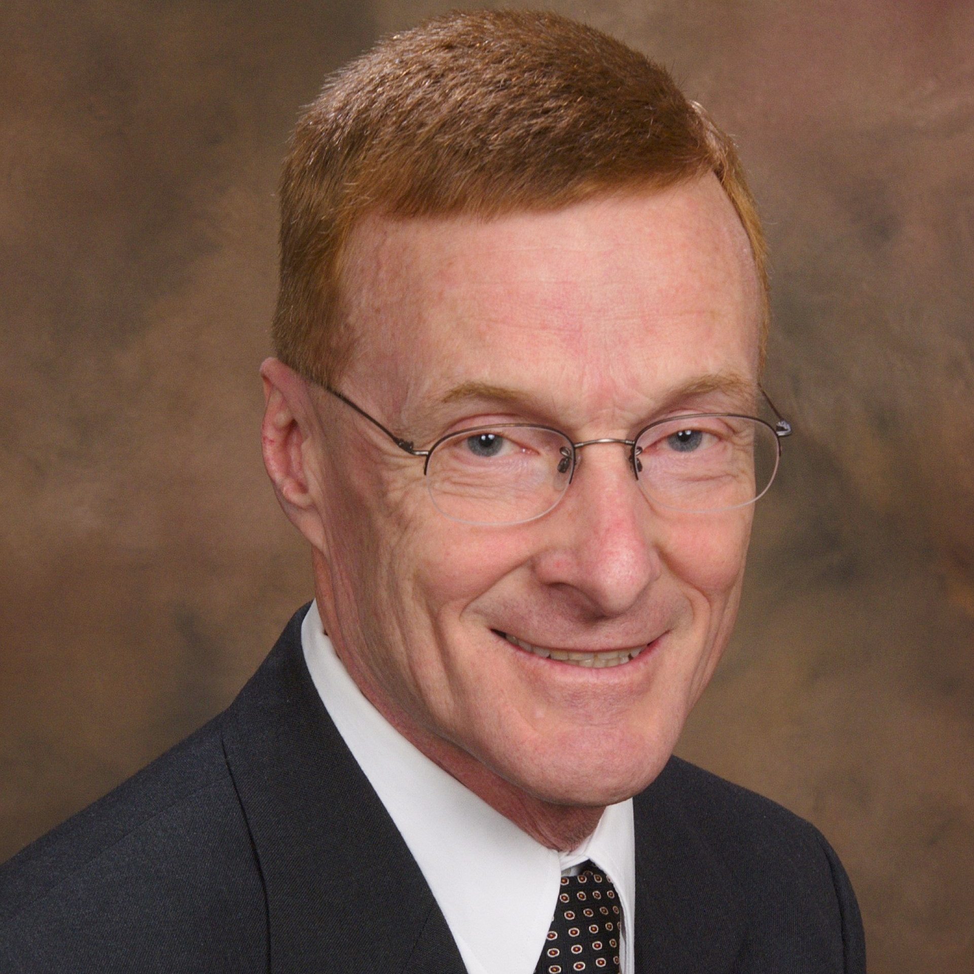 Tom Crenshaw recognized with ARS award for research leadership